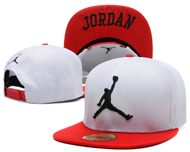  Name:snapback-841
 Size:
 Price:US$